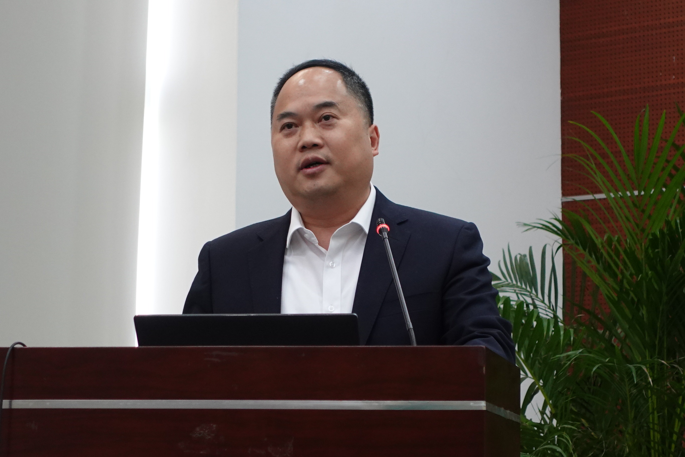 西交大高端装备研究院莅临亨通参观交流——智改数转，同享共筑(图3)